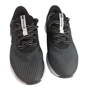 Nike Revolution Size 7 Women's Pre-Owned - Excellent Condition